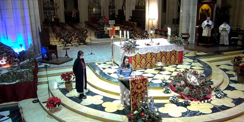 El arzobispo recuerda a los j&oacute;venes que a Dios &laquo;no tenemos que buscarlo en el cielo&raquo; sino en &laquo;nuestra propia carne&raquo;