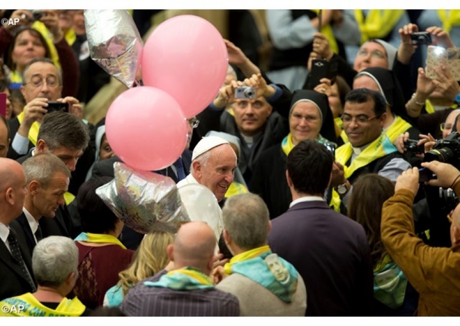 El Santo Padre saluda a los miembros de la Familia Don Guanella: La carestía más grande es la de la caridad