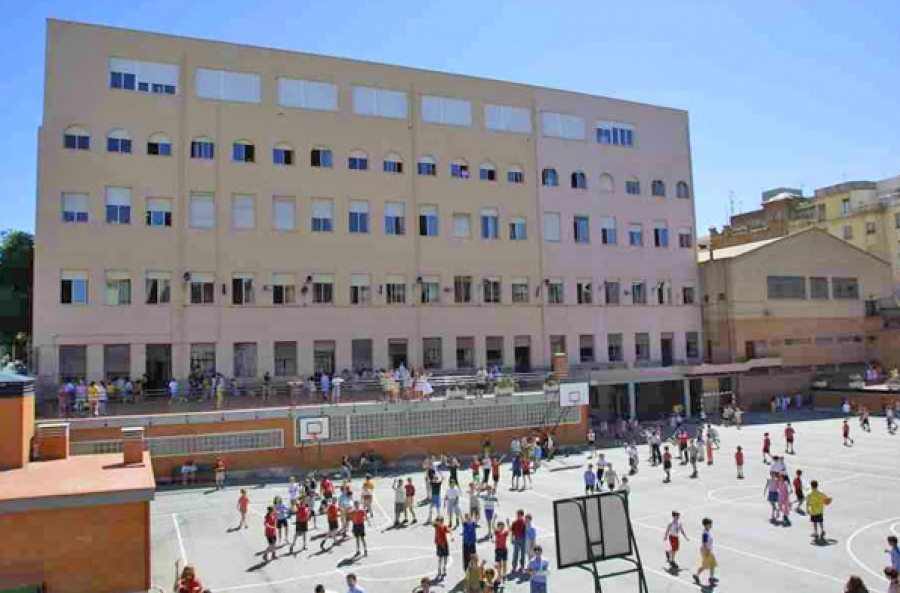 Alumnos del colegio Sagrados Corazones reciben el sacramento de la Confirmaci&oacute;n