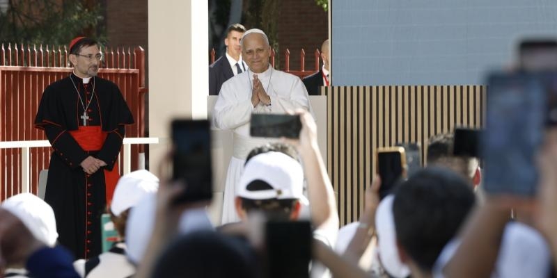 El Papa descubre que &laquo;quien est&aacute; en Madrid es de Madrid&raquo; al conocer a los protagonistas del CEDIA