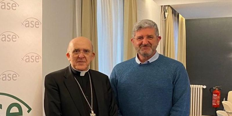 El cardenal Osoro almuerza con los socios de Acci&oacute;n Social Empresarial