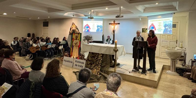 El obispo auxiliar Vicente Martín, en la Vigilia de oración contra la Trata de Personas: «Cada gesto de cercanía, escucha, mano tendida y encuentro es sacramento de esperanza»