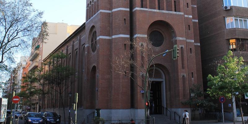 El padre Antonio Buonnano imparte unas charlas cuaresmales en Virgen Peregrina