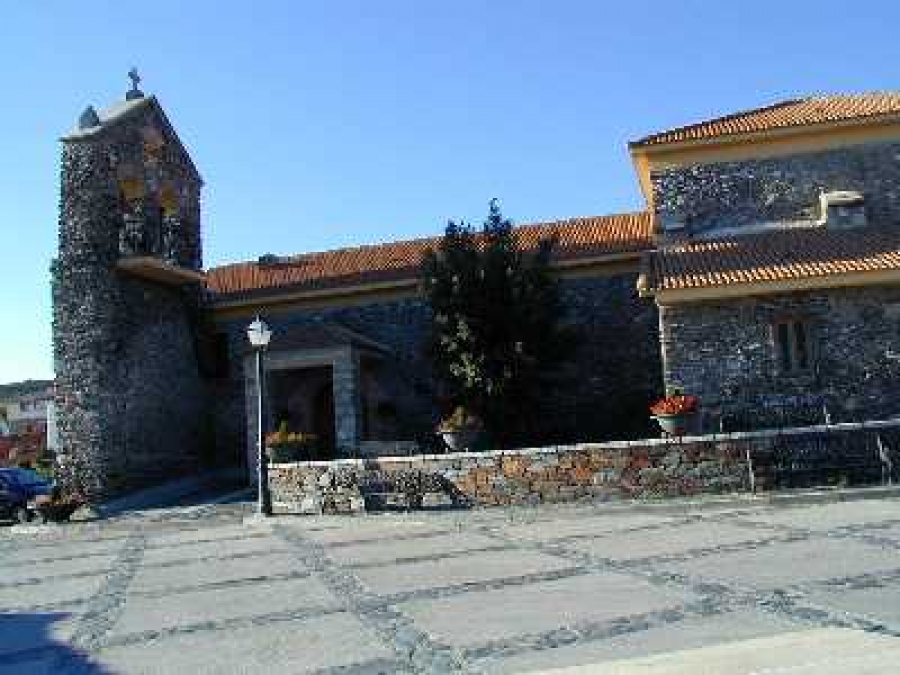 El Vicario Episcopal de la I presenta al nuevo p&aacute;rroco de El Atazar