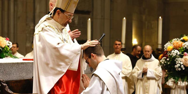 Miguel Torres, benedictino de la Santa Cruz ordenado presbítero por el cardenal Cobo: «La vocación al sacerdocio es un complemento maravilloso para ser monje»