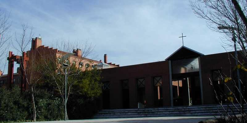 San Raimundo de Peñafort de Entrevías conmemora su fiesta patronal con una Misa solemne