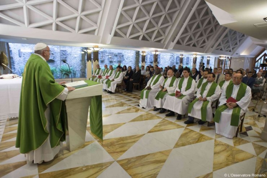 El Papa en Santa Marta: Insultar es dar una bofetada al alma del hermano