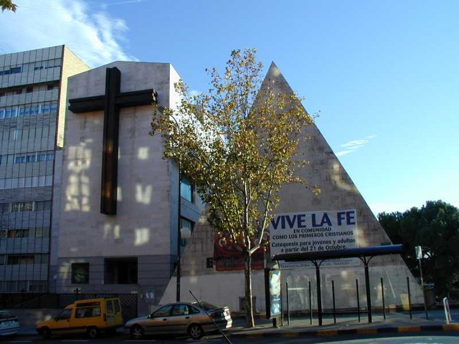 El vicario episcopal de la I confirma en Nuestra Se&ntilde;ora del Tr&aacute;nsito