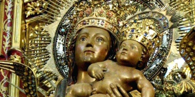 Monse&ntilde;or Jos&eacute; Cobo preside en la catedral la Misa de la fiesta capitular de la Corte de Honor