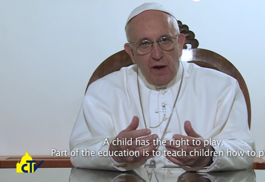 Francisco asegura que los docentes son verdaderos artesanos de humanidad