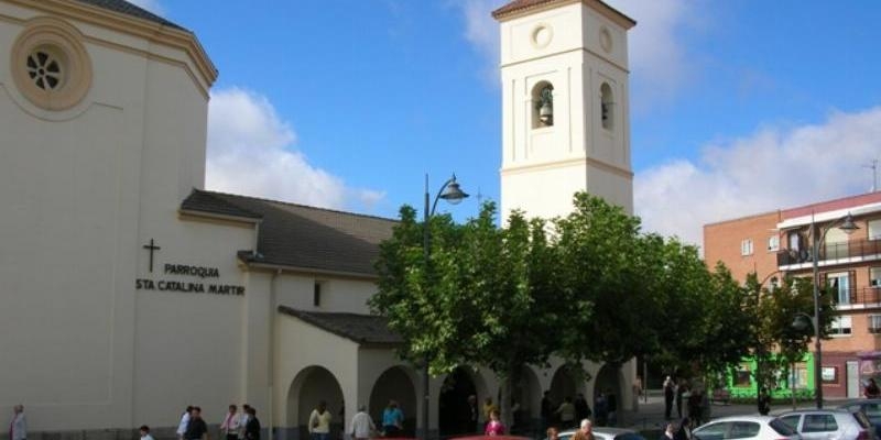 Monse&ntilde;or Santos Montoya visita el templo de Santa Catalina M&aacute;rtir en Majadahonda