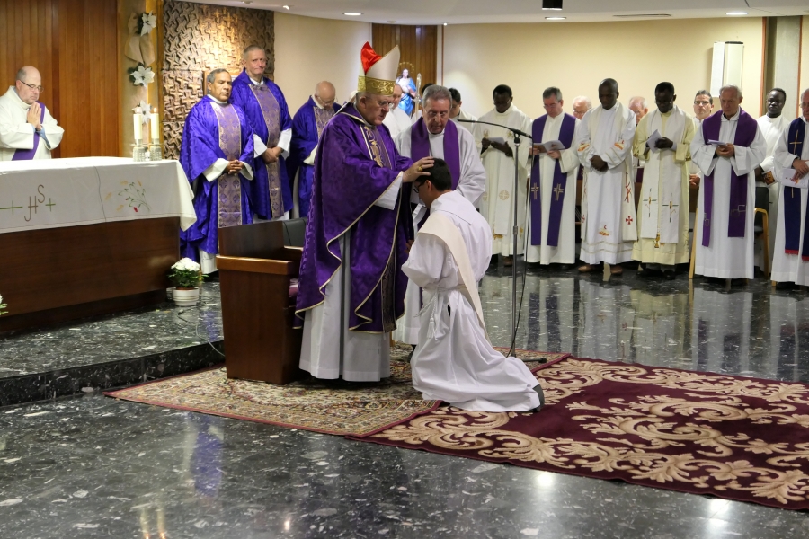 El cardenal orden&oacute; este s&aacute;bado sacerdote al religioso camilo Franklin Fuentes