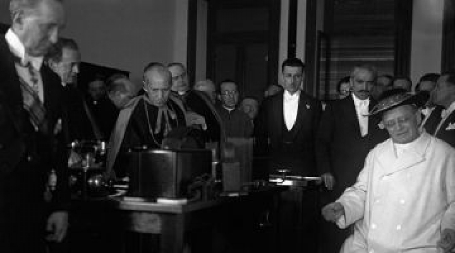Un 12 de febrero de 1931 Pío XI inauguró Radio Vaticano de la mano de Marconi