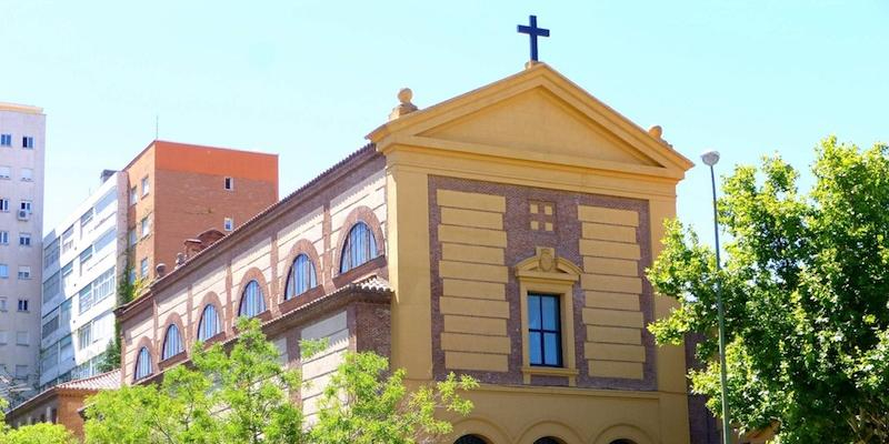 Juan Carlos Merino preside en el tercer monasterio de la Visitaci&oacute;n un encuentro de oraci&oacute;n de Hakuna para universitarios
