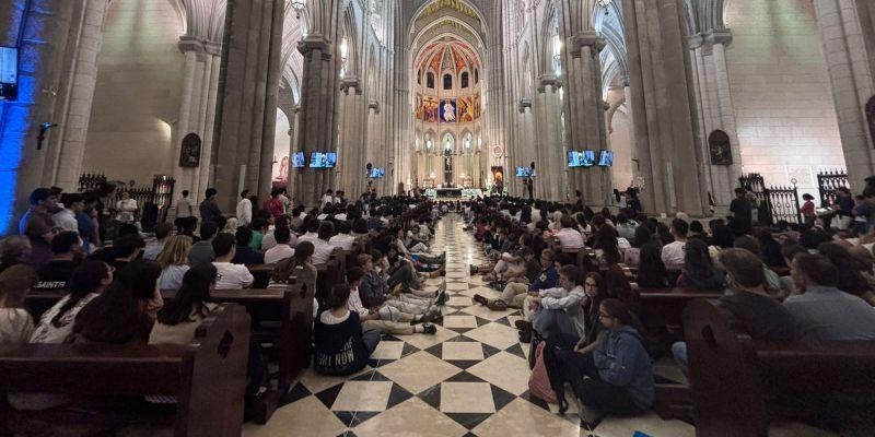 Los j&oacute;venes de Madrid alzan la mirada de cara al nuevo curso: &laquo;Son el presente de la Iglesia&raquo;