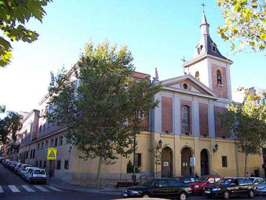 El colegio Nuestra Se&ntilde;ora de F&aacute;tima celebra la fiesta de su patrona con la visita del cardenal Osoro