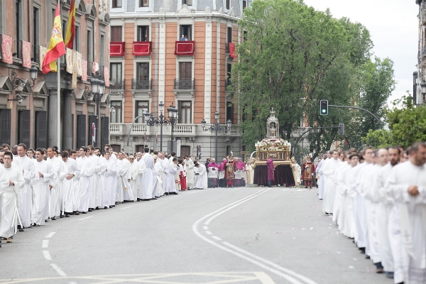 Archidiocesis de Madrid - Los madrileños salen a la calle para ...