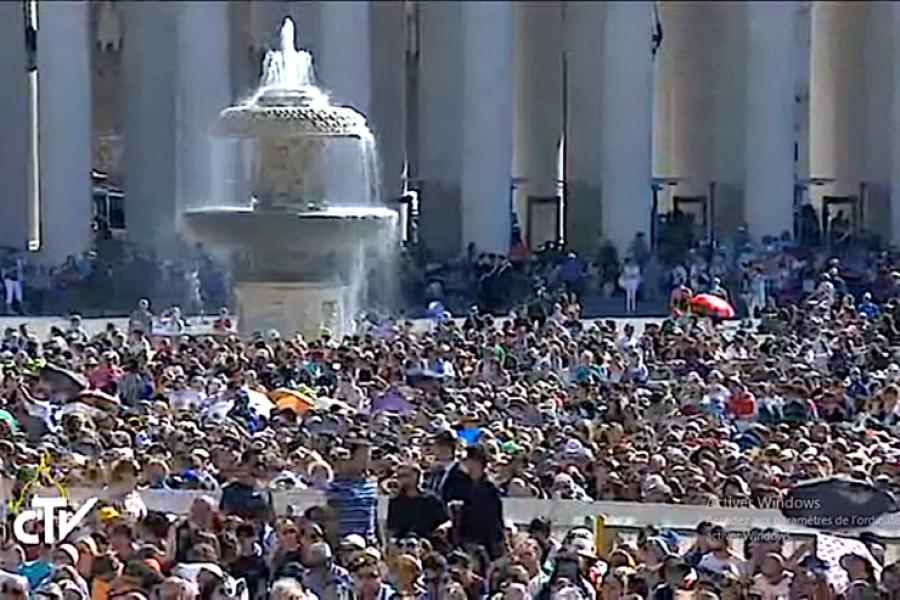 Audiencia general: &laquo;Jes&uacute;s, tomando la iniciativa llama a la Magdalena por su nombre&raquo;