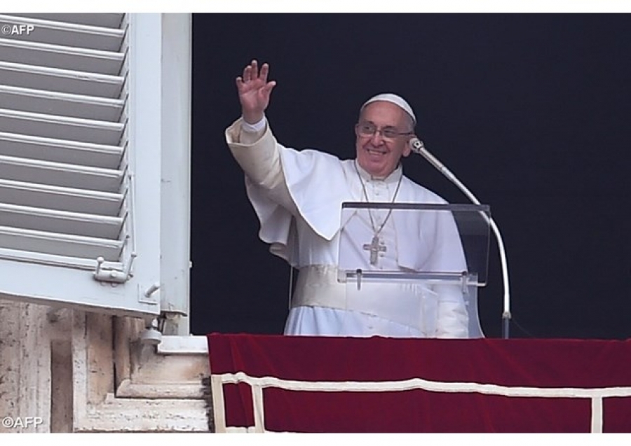 Francisco en el &aacute;ngelus recuerda 'a los pr&oacute;fugos por los caminos de Europa'