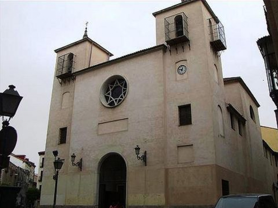 La parroquia de san Ildefonso, sede canónica de la Hermandad de la Borriquita