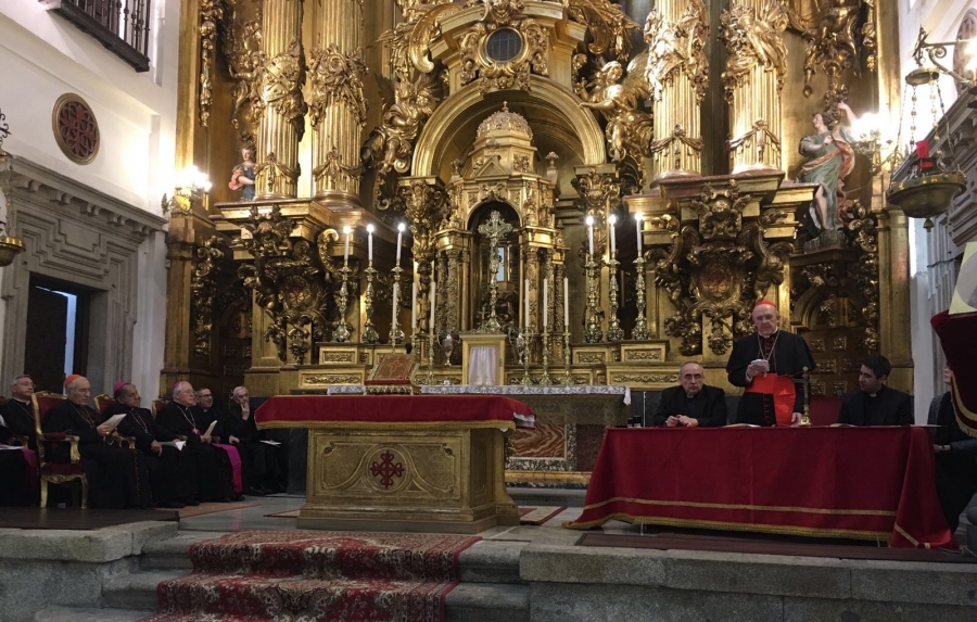 &laquo;Los m&aacute;rtires nos animan con su ejemplo y nos ayudan con su intercesi&oacute;n&raquo;