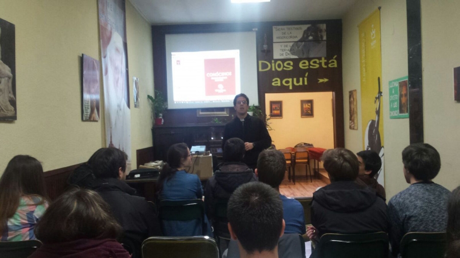 C&aacute;ritas Madrid imparte una charla institucional en la universidad como resultado de la II  Feria del Voluntariado, Volunfair