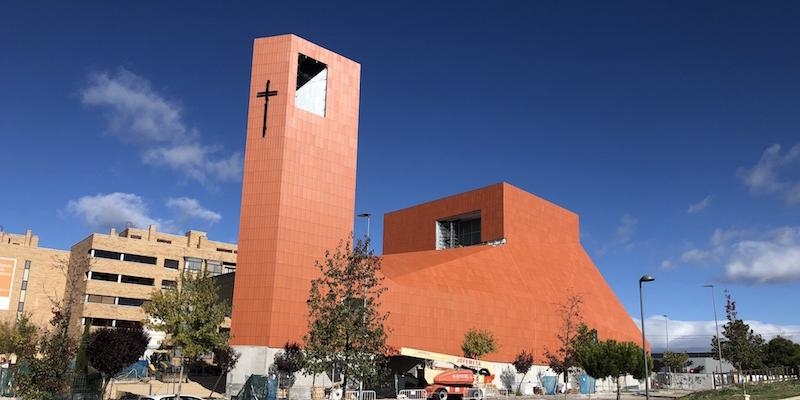 El cardenal Osoro dedica el nuevo templo de San Manuel González