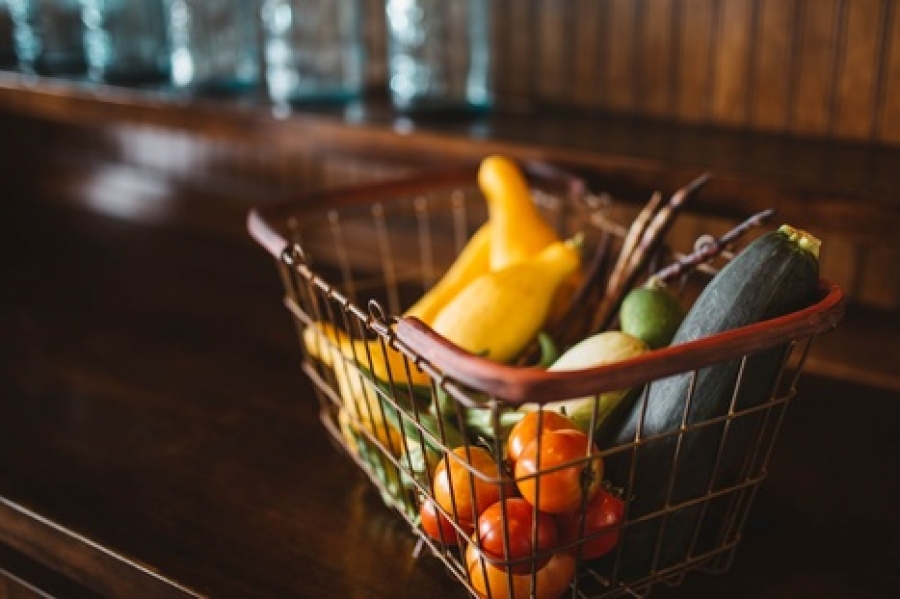 La Fundaci&oacute;n Pan y Peces colabora con HelUp y Eversheds Sutherland Nicea para alimentar a 15 familias durante un a&ntilde;o