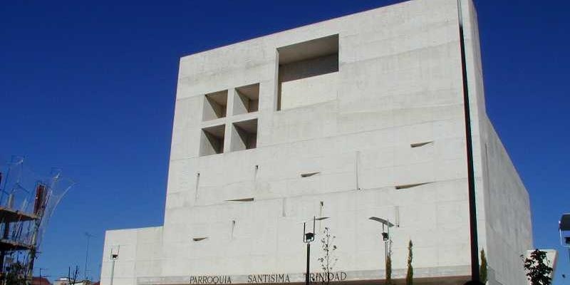 Sant&iacute;sima  Trinidad de Collado Villalba despide el curso con un encuentro pastoral