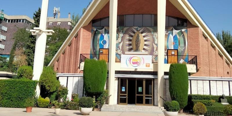 Santa Mar&iacute;a del Pilar de los Marianistas recibe la visita pastoral de monse&ntilde;or Jes&uacute;s Vidal