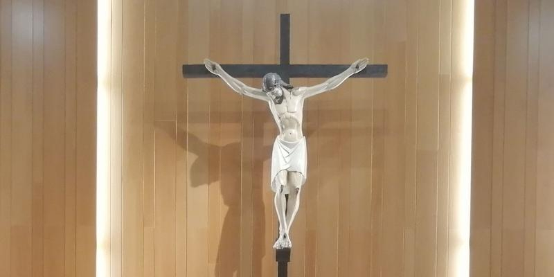 Nuestra Se&ntilde;ora de la Misericordia acoge el tradicional encuentro del Jueves Santo de los sacerdotes de la Vicar&iacute;a IV