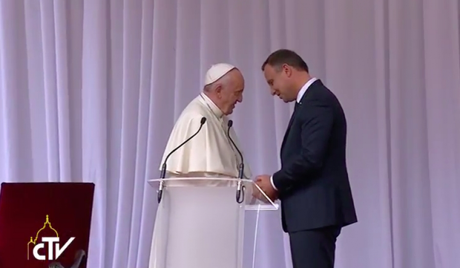 El Papa pide disponibilidad para recibir a los que huyen de las guerras y del hambre