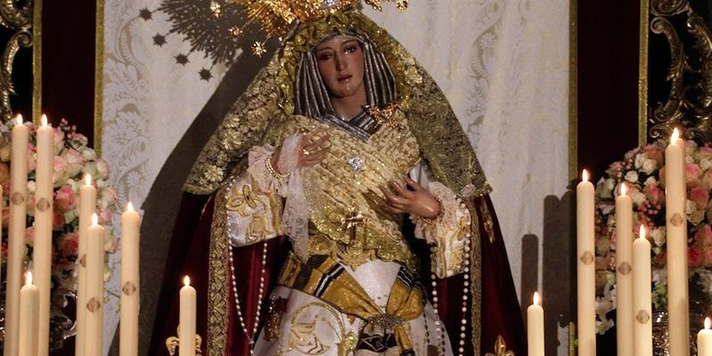 Mar&iacute;a Sant&iacute;sima del Dulce Nombre estrena un faj&iacute;n hebraico en el marco del triduo celebrado en su honor