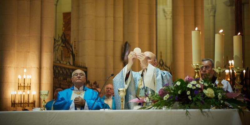 Cardenal Osoro, en la vigilia de la Inmaculada: «María cuenta contigo»