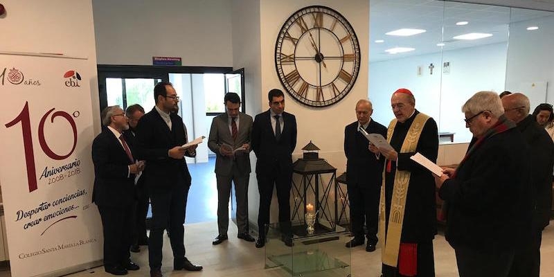 El cardenal Osoro bendice el edificio de Secundaria del colegio Santa María la Blanca de Montecarmelo