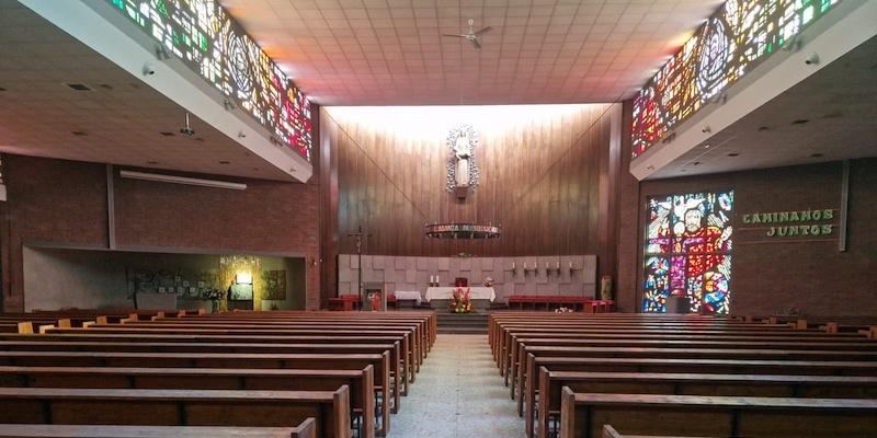 Juan Pedro Gutiérrez administra la Confirmación en Nuestra Señora de las Delicias en la solemnidad de Cristo Rey