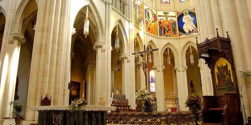 La Polic&iacute;a Municipal homenajea a su santo patrono con una solemne Eucarist&iacute;a en la catedral de la Almudena