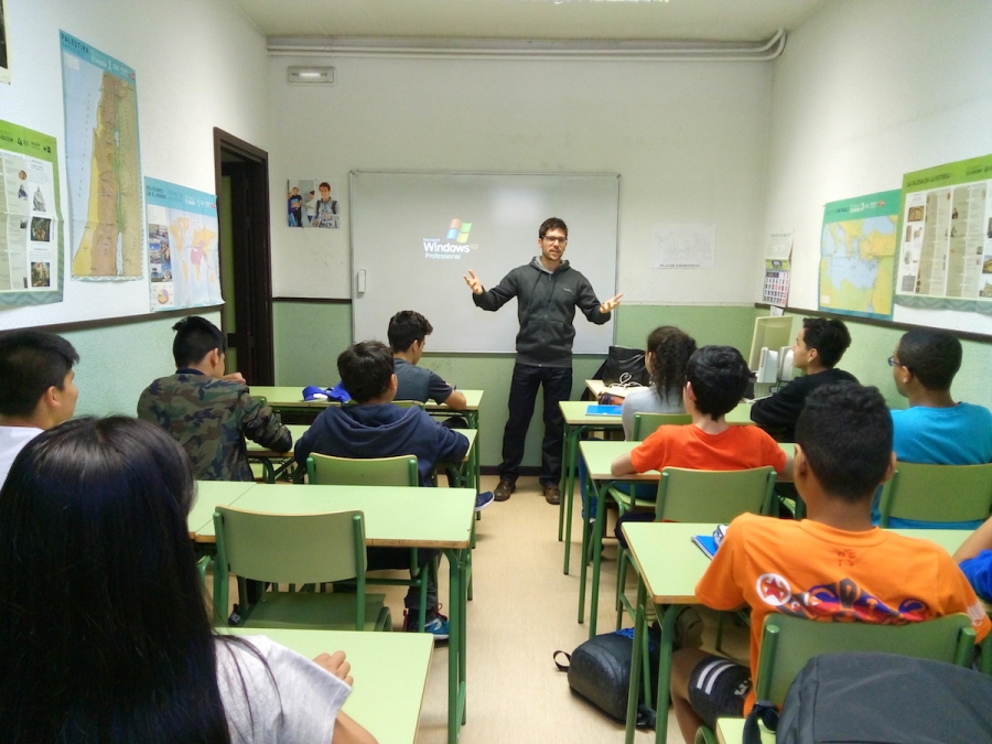 El colegio Pur&iacute;sima Concepci&oacute;n recibe la visita de los voluntarios de C&aacute;ritas