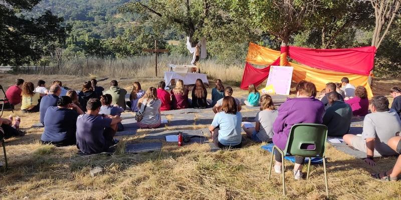 M&aacute;s de un centenar de menores, j&oacute;venes y adultos participan en el campamento de verano de Natividad de Nuestra Se&ntilde;ora