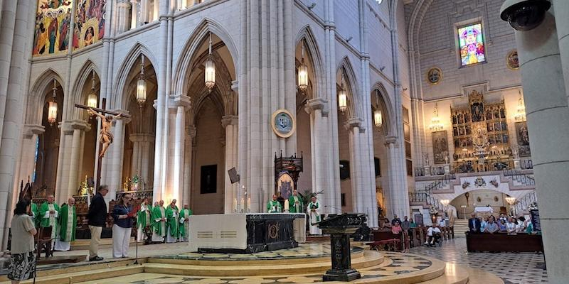 Monseñor Jesús Vidal: «Es muy importante que los nietos visiten a sus abuelos»