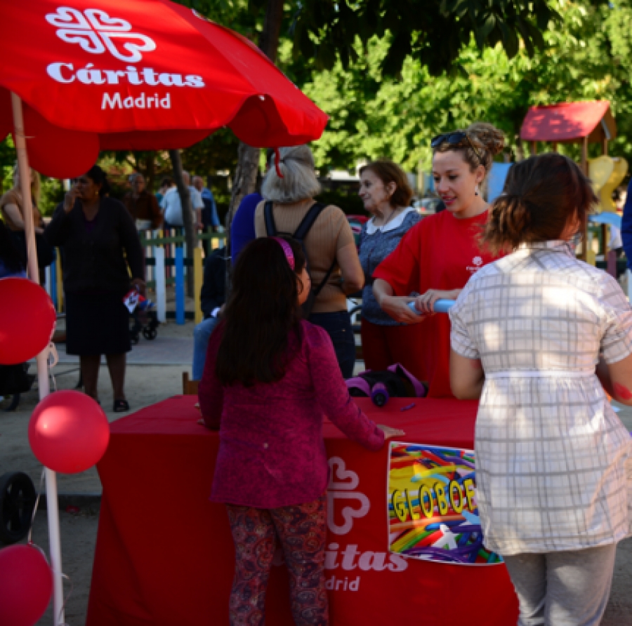 La plaza de Oporto acoge un acto p&uacute;blico con motivo de la Campa&ntilde;a de C&aacute;ritas contra el Paro
