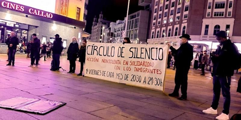 La plaza de Callao acoge el primer viernes de enero un nuevo C&iacute;rculo de Silencio en solidaridad con los migrantes