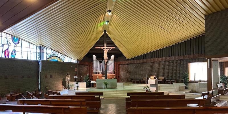 El vicario episcopal de la II presenta al nuevo p&aacute;rroco de San Luis de los Franceses