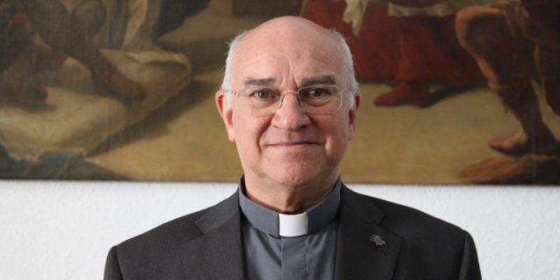 El padre Ángel Camino celebra una Eucaristía en la residencia de las Esclavas del Sagrado Corazón