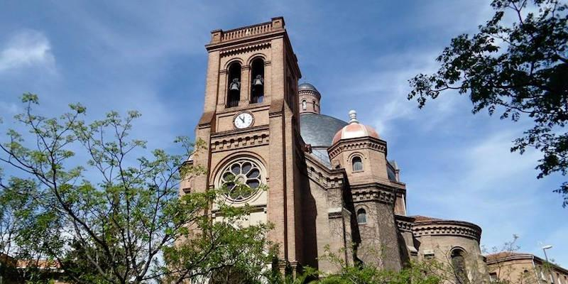 El padre Jesús Lozano predica en San Francisco de Sales de Estrecho la novena en honor a María Auxiliadora