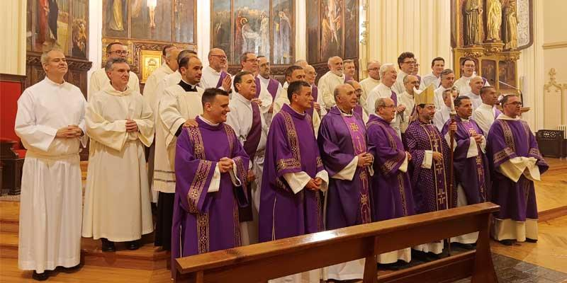 El cardenal Cobo, a los diáconos permanentes: «No os canséis de recordar que lo nuestro es el servicio a los pobres y a los últimos»