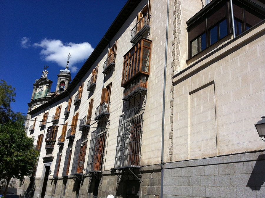 El arzobispo mantiene un nuevo encuentro mensual con los sacerdotes de la di&oacute;cesis