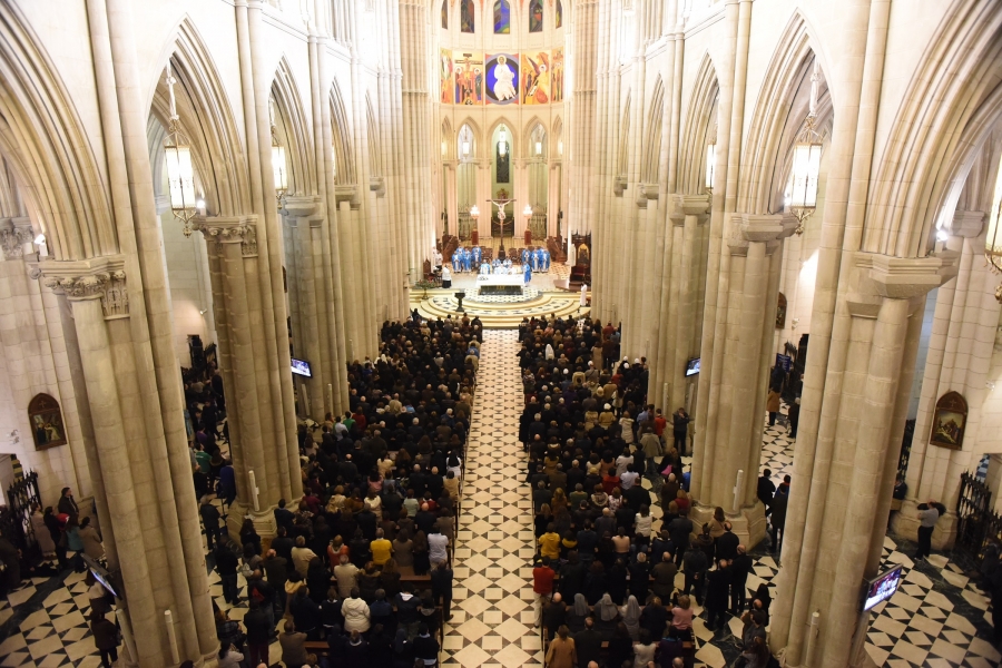 Monse&ntilde;or Osoro recuerda que &laquo;Mar&iacute;a, con su s&iacute;, abri&oacute; el Cielo en esta tierra&raquo; en la Gran Vigilia de la Inmaculada