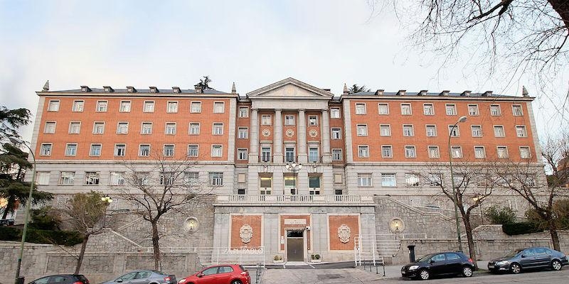 El Colegio Mayor San Pablo acoge una conferencia de Navarro-Valls sobre la ca&iacute;da del Muro de Berl&iacute;n