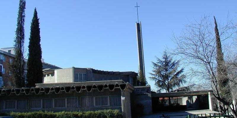 Santa Ana y la Esperanza de Moratalaz honra a la Virgen con una solemne Eucarist&iacute;a